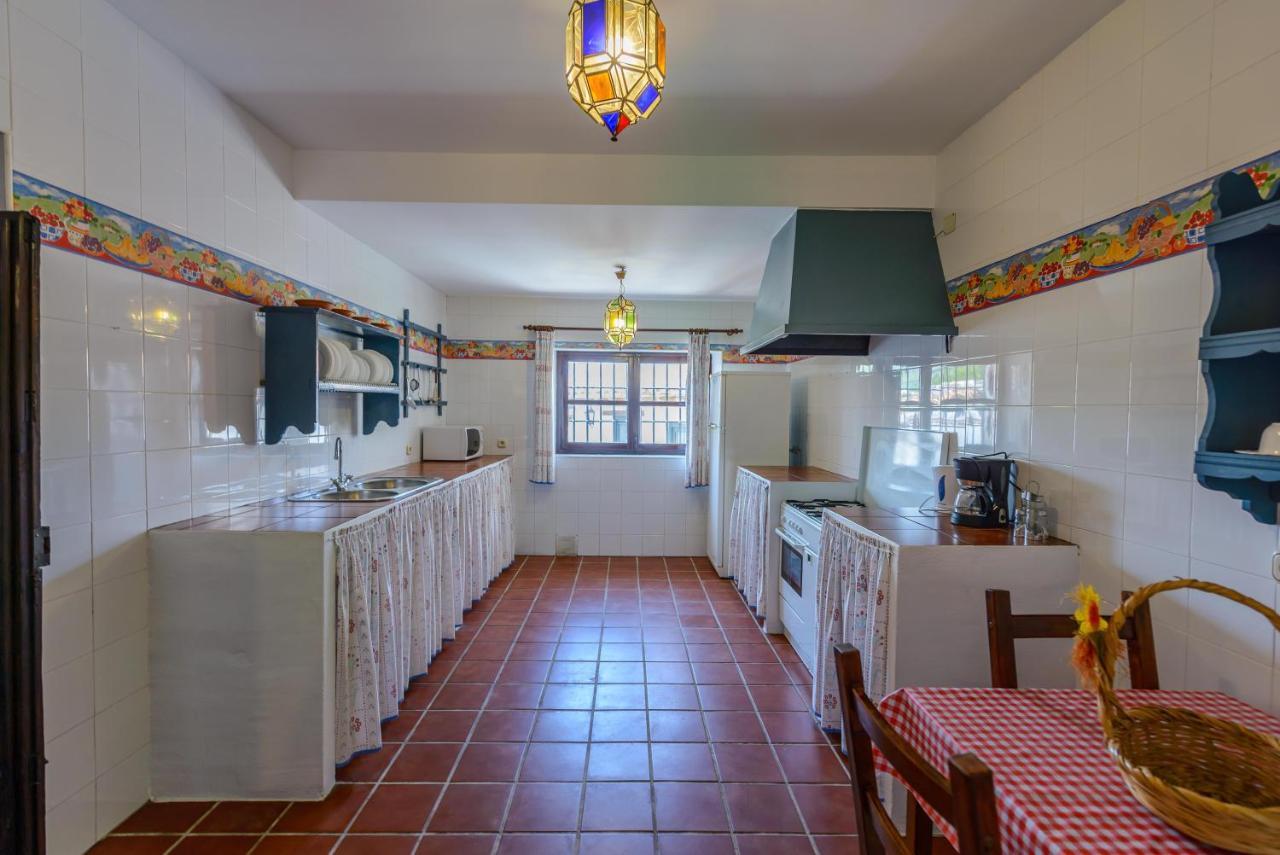 Holiday Home El Pilarillo Piscina Compartida Alcaucín Exteriör bild