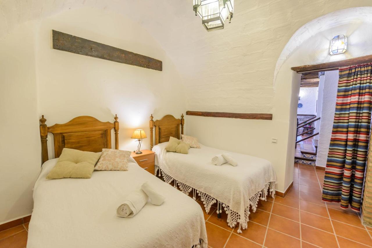 Holiday Home El Pilarillo Piscina Compartida Alcaucín Exteriör bild