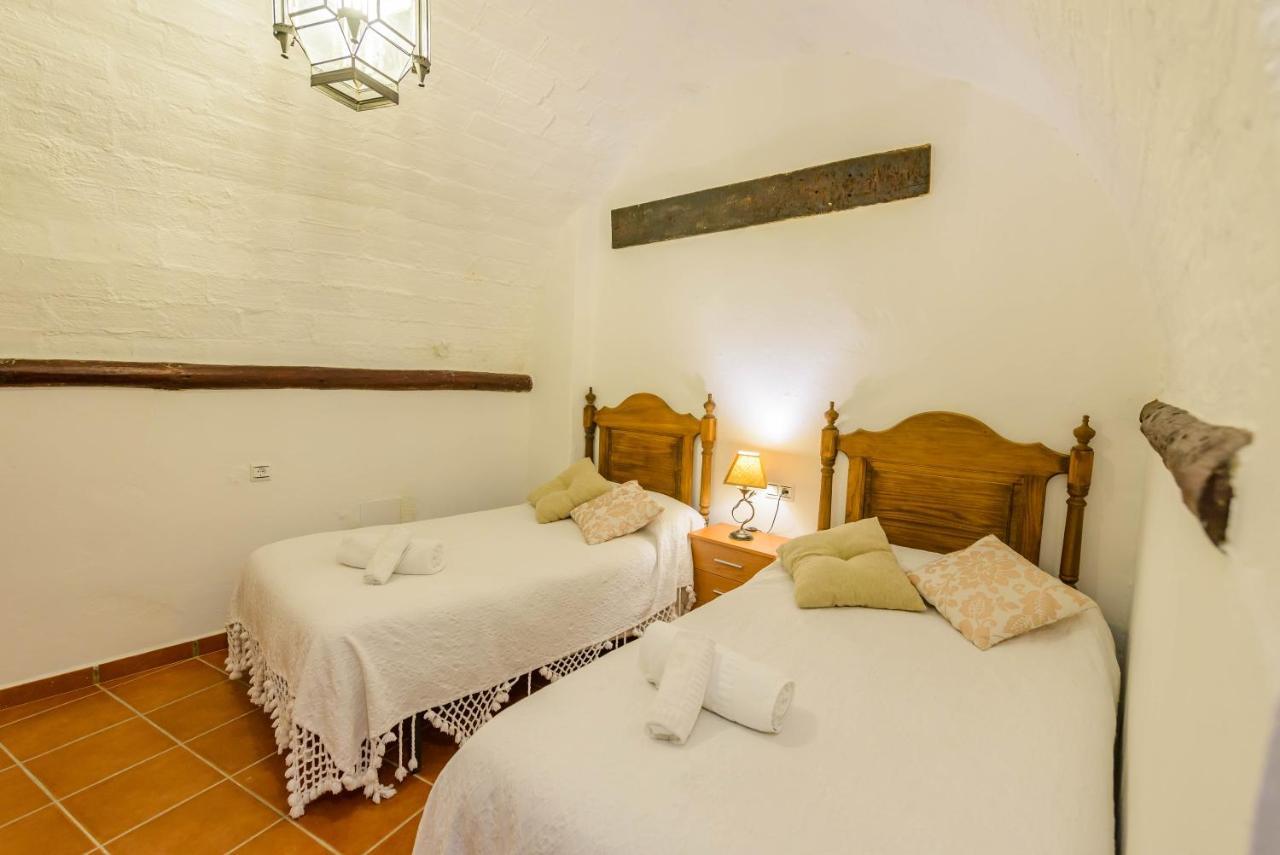 Holiday Home El Pilarillo Piscina Compartida Alcaucín Exteriör bild